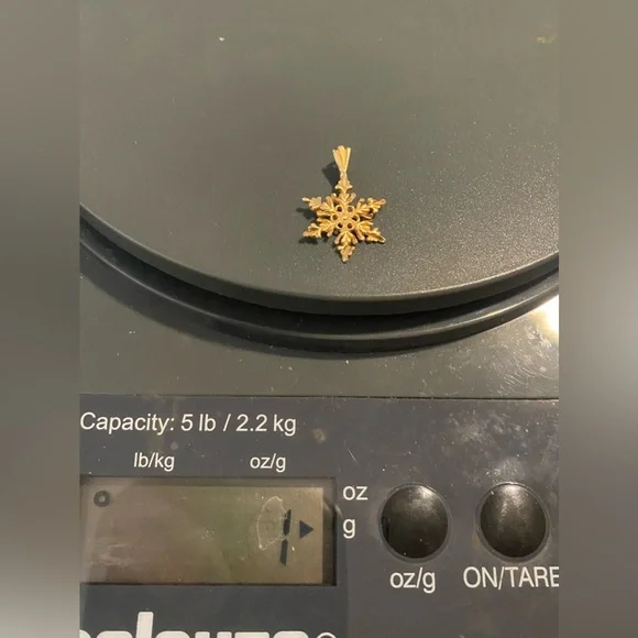 Snowflake Necklace Pendant Yellow 14K Karat Gold Small 1” Charm Estate - Picture 7 of 7